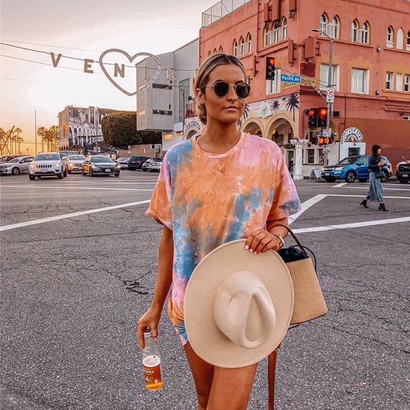 SURFER AESTHETIC MYSTERY BOX - Picture 7 of 12